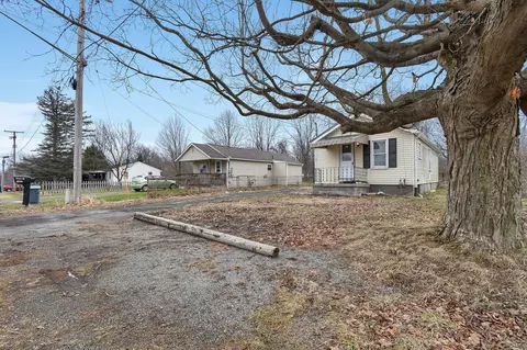 Exterior - 593 Dean Rd, Mansfield, OH 44906 photo 3 of 4