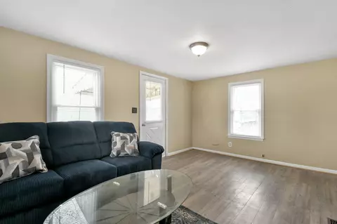 Living - 593 Dean Rd, Mansfield, OH 44906 photo 1 of 1