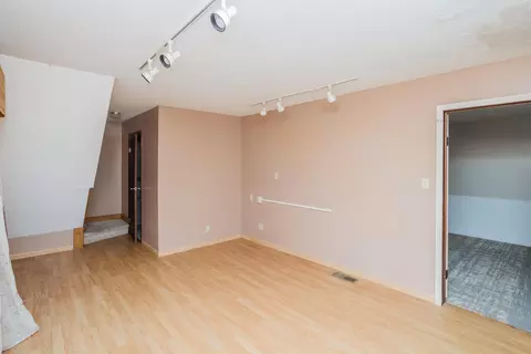 Living - 7609 Columbus Rd, Mount Vernon, OH 43050 photo 19 of 22