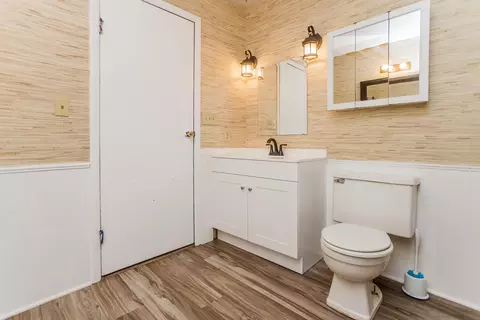 Bath - 7609 Columbus Rd, Mount Vernon, OH 43050 photo 6 of 6