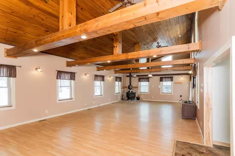 Living - 7609 Columbus Rd, Mount Vernon, OH 43050 photo 4 of 22