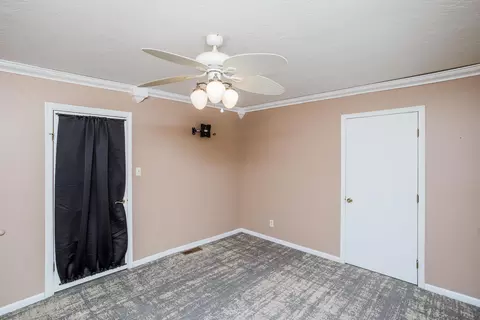 Bedroom - 7609 Columbus Rd, Mount Vernon, OH 43050 photo 4 of 8