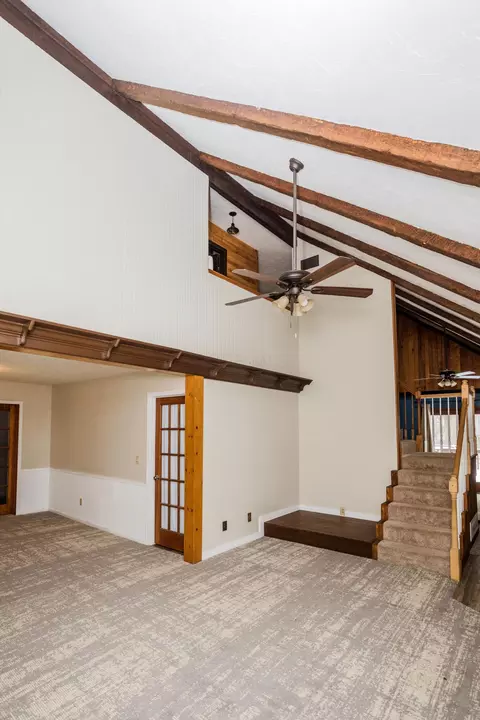 Living - 7609 Columbus Rd, Mount Vernon, OH 43050 photo 2 of 22