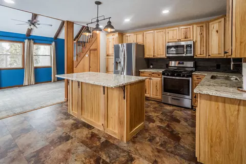 Kitchen - 7609 Columbus Rd, Mount Vernon, OH 43050 photo 2 of 5