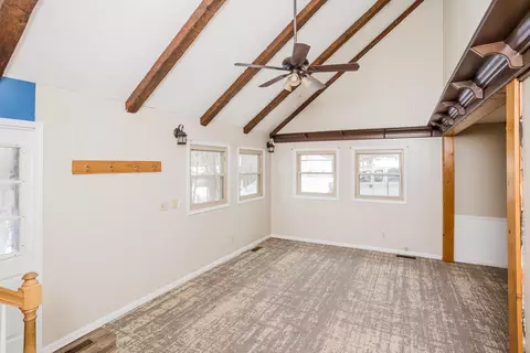 Living - 7609 Columbus Rd, Mount Vernon, OH 43050 photo 11 of 22