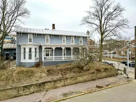 23 E Vine St, Mount Vernon, OH 43050