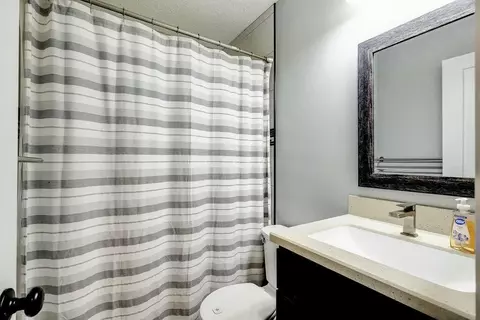 Bath - 13541 Magers Rd, Howard, OH 43028 photo 2 of 2