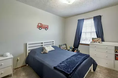Bedroom - 13541 Magers Rd, Howard, OH 43028 photo 4 of 8