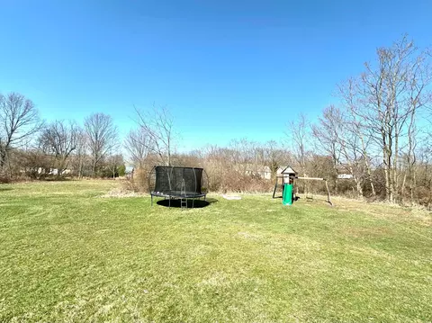 Exterior - 13541 Magers Rd, Howard, OH 43028 photo 5 of 9