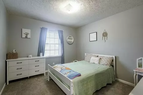 Bedroom - 13541 Magers Rd, Howard, OH 43028 photo 7 of 8