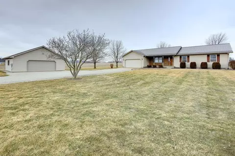14341 Sycamore Rd, Mount Vernon, OH 43050
