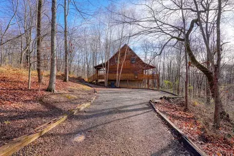 Exterior - 16100 Collison Rd, Logan, OH 43138 photo 3 of 8