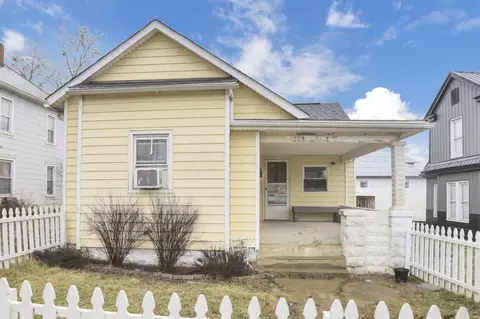228 N Cedar St, Newark, OH 43055