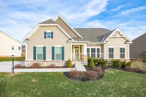 1702 Keela Dr, Pataskala, OH 43062