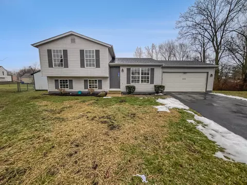 660 Pine Trace Ct, Columbus, OH 43228