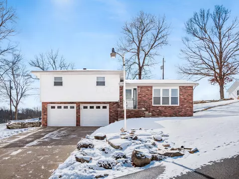 5080 Cliffrock Dr, Zanesville, OH 43701