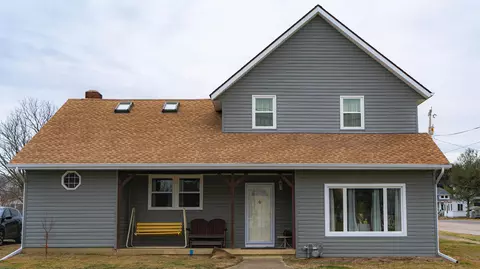 120 W 3rd St, Frazeysburg, OH 43822