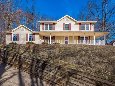 472 Baldwin Heights Cir, Howard, OH 43028