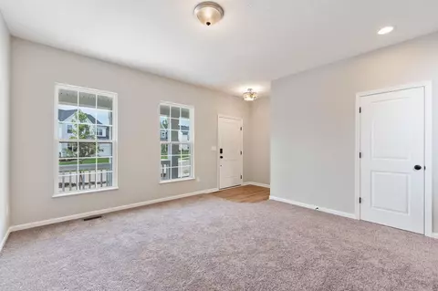 2360 Hannas Loop, Newark, OH 43055 photo 3