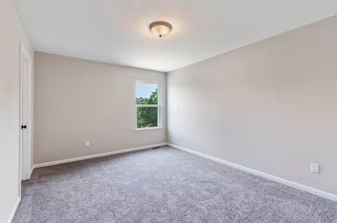 2360 Hannas Loop, Newark, OH 43055 photo 11