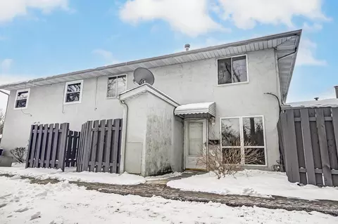 716 Cherry Hollow Rd #E, Columbus, OH 43228