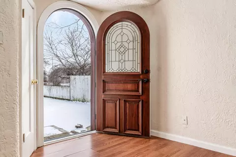 Entry Way - 791 Westphal Ave, Columbus, OH 43213 photo 2 of 5
