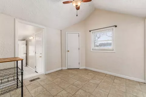 Entry Way - 791 Westphal Ave, Columbus, OH 43213 photo 3 of 5