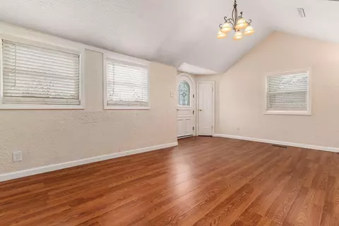 Living - 791 Westphal Ave, Columbus, OH 43213 photo 3 of 4