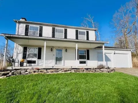 525 Londonderry Ln, Newark, OH 43055