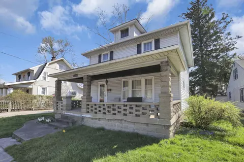 594 N 21st St, Newark, OH 43055