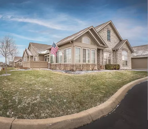 410 Stoneshire Loop, Pataskala, OH 43062