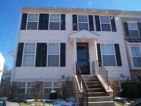 272 Oxford Oak Dr, Blacklick, OH 43004