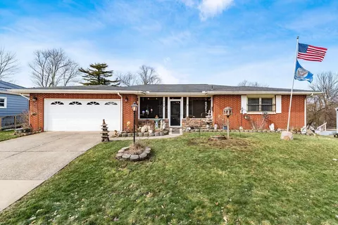 499 Beacon Rd, Newark, OH 43055