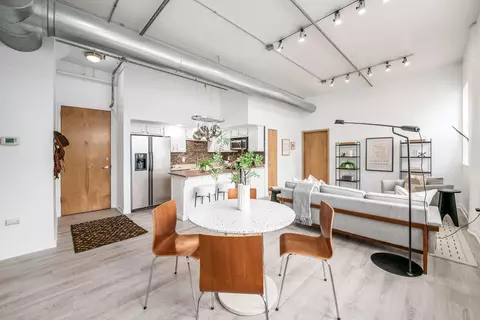 110 N 3rd St #501, Columbus, OH 43215