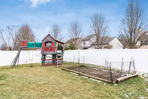 Exterior - 83 Brooksedge Dr E, Pataskala, OH 43062 photo 3 of 7