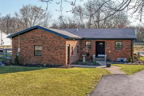 1545 E Choctaw Dr, London, OH 43140