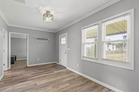 Entry Way - 627 E Moler St, Columbus, OH 43207 photo 3 of 4