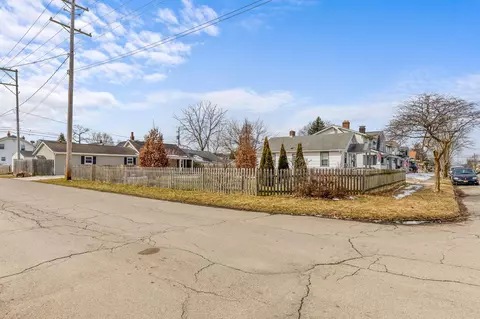 Exterior - 627 E Moler St, Columbus, OH 43207 photo 4 of 11