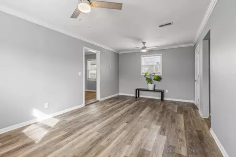 Living - 627 E Moler St, Columbus, OH 43207 photo 2 of 3
