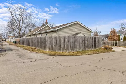 Exterior - 627 E Moler St, Columbus, OH 43207 photo 9 of 11