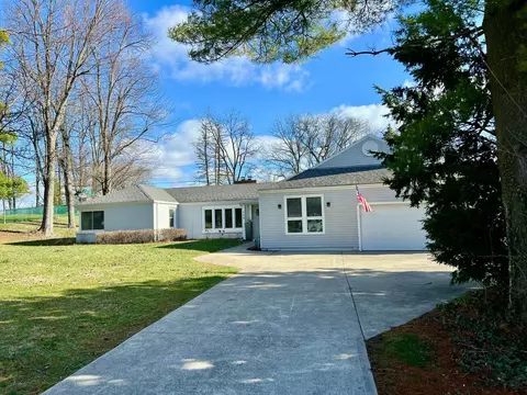 158 Meadow Ln, Springfield, OH 45505 photo 3
