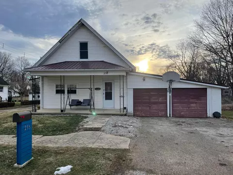 235 N Main St, New Holland, OH 43145