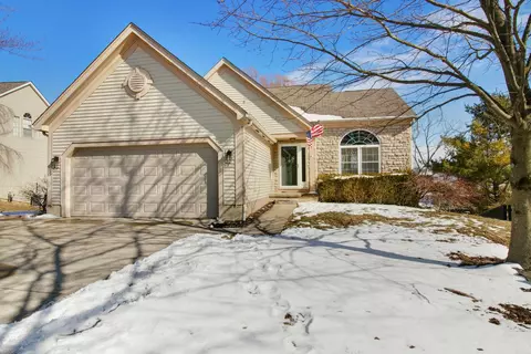 140 Clayburn Dr, Pataskala, OH 43062