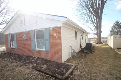 1123 Colonial Ave, Marion, OH 43302 photo 3