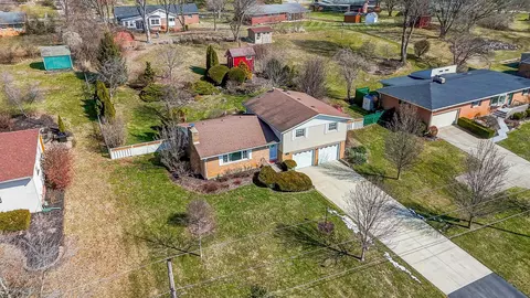 2714 Preston Dr, Springfield, OH 45506 photo 3