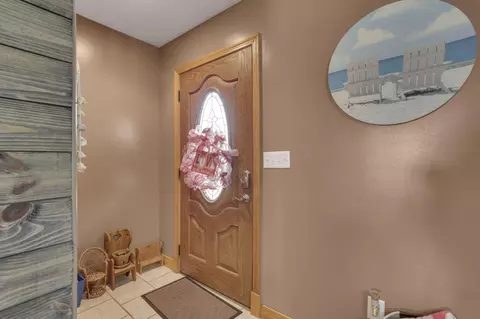 Entry Way - 10175 N Morrison Rd, Dresden, OH 43821 photo 2 of 2