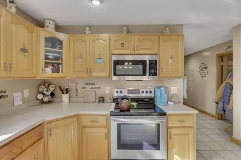 Kitchen - 10175 N Morrison Rd, Dresden, OH 43821 photo 7 of 8