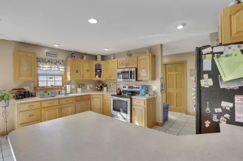 Kitchen - 10175 N Morrison Rd, Dresden, OH 43821 photo 2 of 8