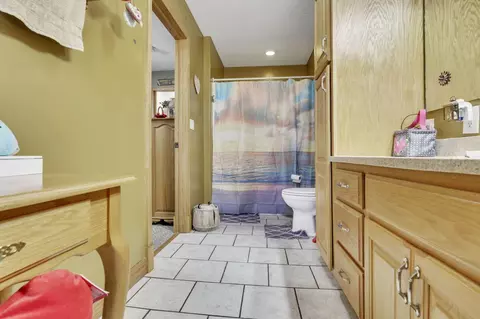 Bath - 10175 N Morrison Rd, Dresden, OH 43821 photo 4 of 5