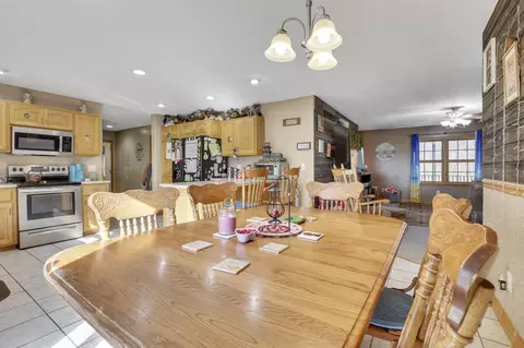 Dining - 10175 N Morrison Rd, Dresden, OH 43821 photo 3 of 3